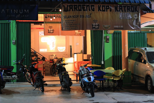 Opinii despre Warung Kopi KatroK în Kota Tanjung Pinang - Gastronomi dan perhotelan