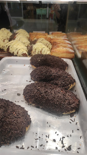 Royal Plaza, Jl. Ahmad Yani, Wonokromo, Kec. Wonokromo, Surabaya, Jawa Timur 60243