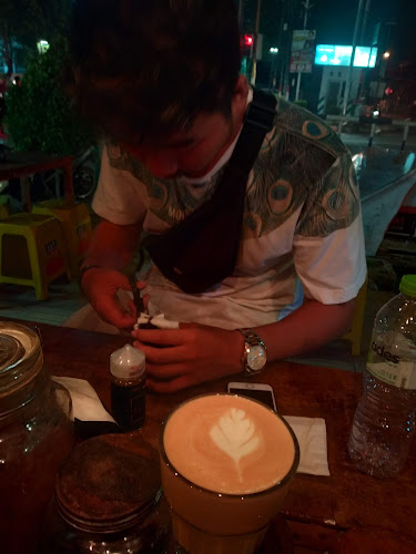 Comentarii opinii despre Kopi Serang "Camilla Cafe"