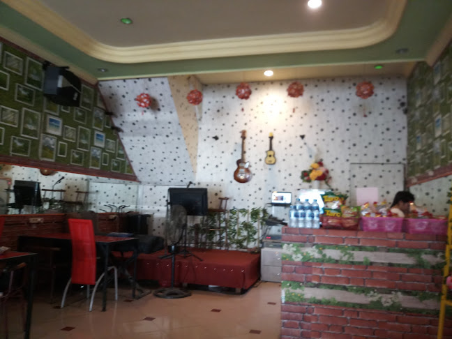 X9V7+3F9, Jl. 28 Oktober, Siantan Hulu, Kec. Pontianak Utara, Kota Pontianak, Kalimantan Barat 78243