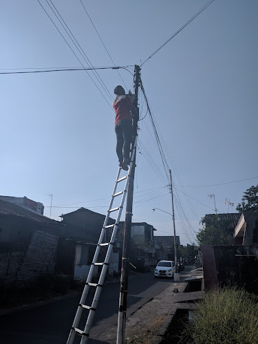 FR4F+76G, Kadipiro, Kec. Banjarsari, Kota Surakarta, Jawa Tengah 57136