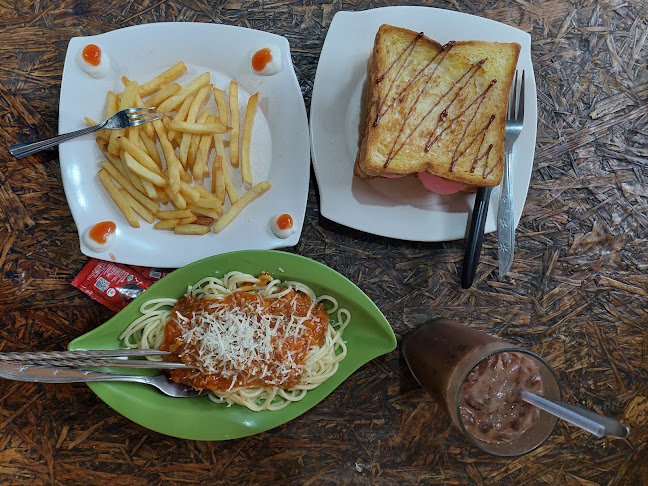 Kedai W 24 - Gastronomi dan perhotelan