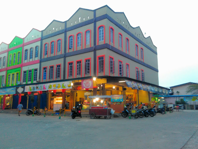 Opinii despre Golden Cafe & Juice în Kota Batam - Gastronomi dan perhotelan