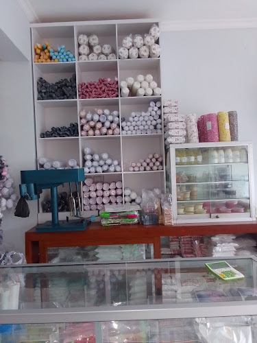 Opinii despre Tirta Sari Toko Bahan Roti în Kota Yogyakarta - Gastronomi dan perhotelan