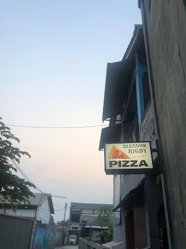 ELEANOR RIGBY PIZZA (NEW YORK STYLE) - Gastronomi dan perhotelan