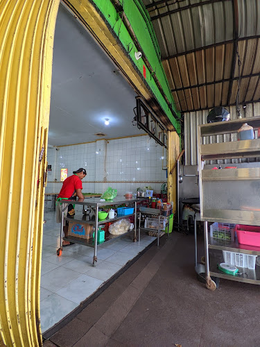 Opinii despre Rumah Makan Topaz în Kota Makassar - Gastronomi dan perhotelan