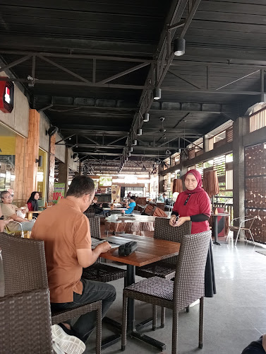 Kingdom Foodcourt & Coffee Toffee - Kota Gorontalo