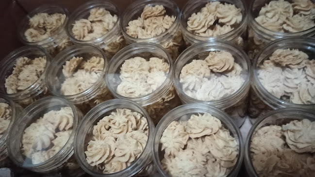 Delish Cake and Cookies - Gastronomi dan perhotelan