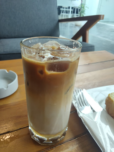 Tjimanoek Koffie & Meals (Koffie, Meals, Billiard & Breakfast) - Kota Bandung