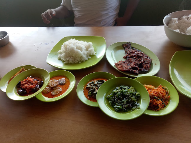 Pondok Ikan Bakar Aru Cabang Teluk Kabung - Kota Padang