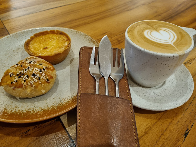 Jl. Gajah Mada No.153A 153B, Benua Melayu Darat, Kec. Pontianak Sel., Kota Pontianak, Kalimantan Barat 78121