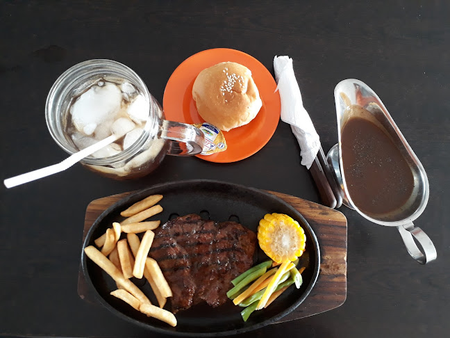 Opinii despre X2 Family Karaoke and Resto în Kota Kupang - Gastronomi dan perhotelan