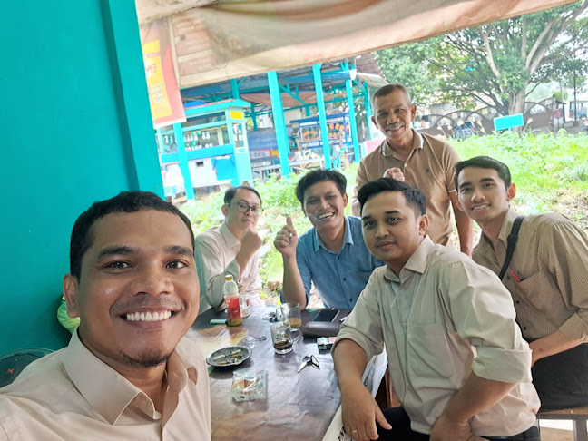 Opinii despre Warkop Pak Ajat Kecamatan Pamulang în Kota Tangerang Selatan - Gastronomi dan perhotelan