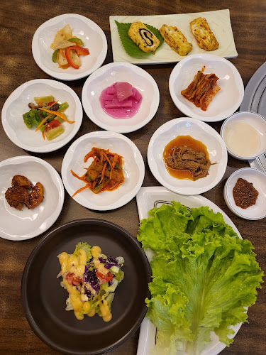 Opinii despre DaeBak Korean BBQ Restaurant în Kota Medan - Gastronomi dan perhotelan