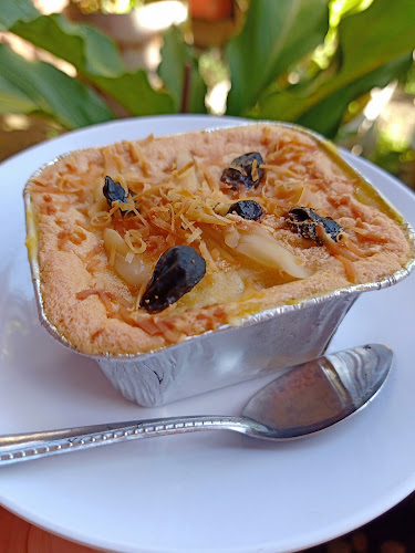 Opinii despre Klapertart Yuyun în Kota Bitung - Gastronomi dan perhotelan