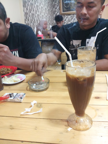 4J33+QG5, Jl. Cihampelas, Cipaganti, Kecamatan Coblong, Kota Bandung, Jawa Barat 40131