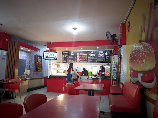 Rocket Chicken Pramuka 1 - Gastronomi dan perhotelan