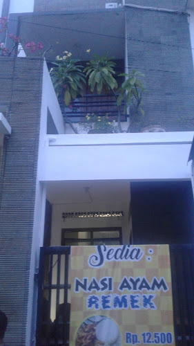 Opinii despre Ayam Geprek Deni's în Surabaya - Gastronomi dan perhotelan