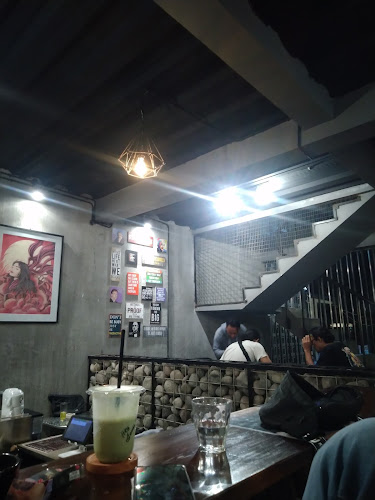 Comentarii opinii despre Ethyphenol Coffee and Entertain