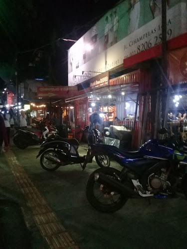 Opinii despre Peakwine Aston Tropicana, Cihampelas în Kota Bandung - Gastronomi dan perhotelan