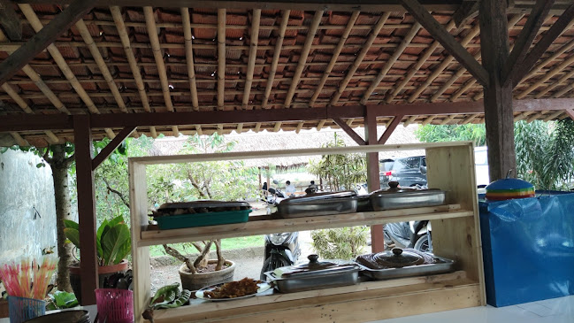 Comentarii opinii despre Rumah Makan Saung Babeh Setu