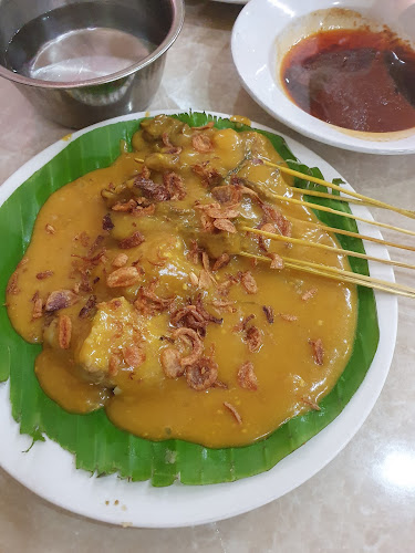 Restoran Sederhana Masakan Padang - Gastronomi dan perhotelan