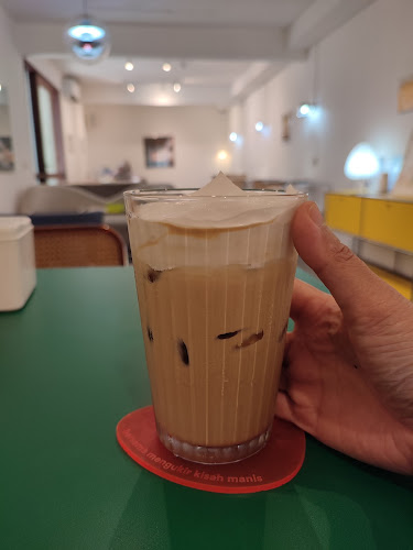 Jl. Ir. H. Juanda No.98, Lebakgede, Kecamatan Coblong, Kota Bandung, Jawa Barat 40132