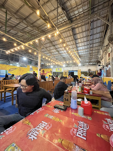 Opinii despre SEAFOOD BANG GOOD în Kota Pangkal Pinang - Gastronomi dan perhotelan