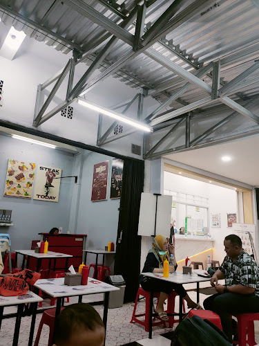 OTW Steak - Gastronomi dan perhotelan