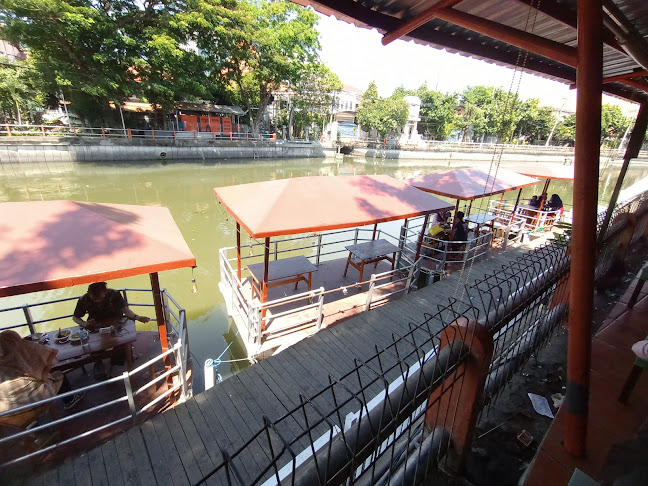 Sentra Wisata Kuliner Taman Prestasi