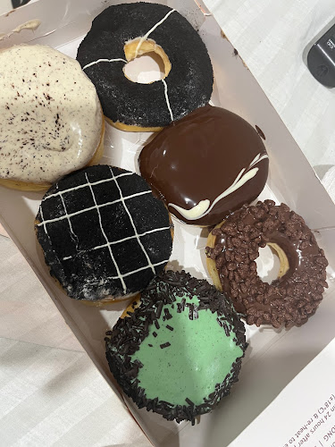 Opinii despre JCO COFFEE & DONUTS SANUR BALI în Kota Denpasar - Gastronomi dan perhotelan