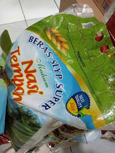 Warung Sate Madura Pak Holil.bisa dipesan lewat gojek & grab