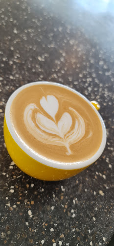 Ratih Coffee & Eatery