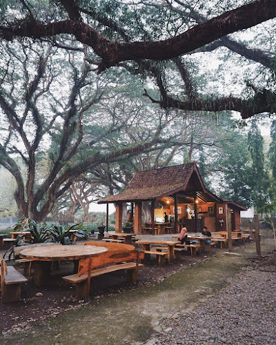 Jl. Pahlawan No.39, Pekuncen, Kec. Bugul Kidul, Kota Pasuruan, Jawa Timur 67126