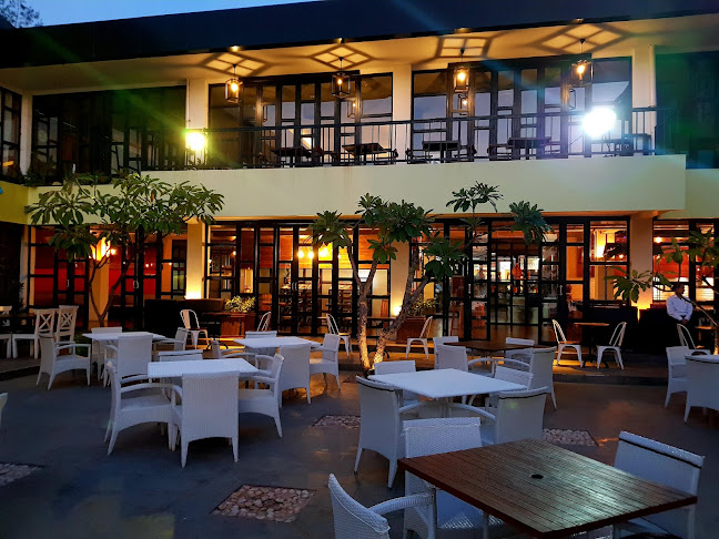 Beer and Barrel Kitchen n' Lounge - Kota Kupang