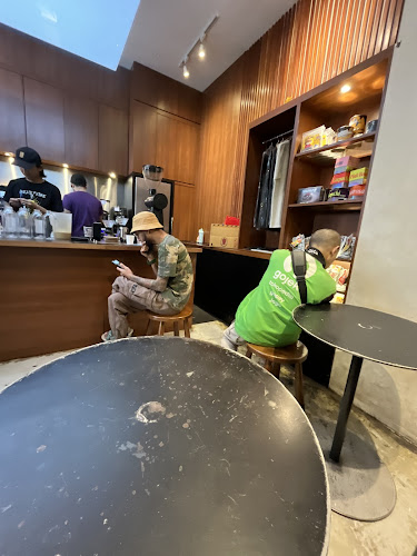 Jl. Lengkong Besar No.62, Cikawao, Kec. Lengkong, Kota Bandung, Jawa Barat 40261