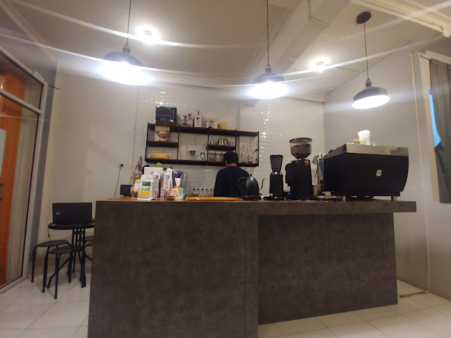 Opinii despre Garis Tengah Coffee în Kota Cilegon - Gastronomi dan perhotelan