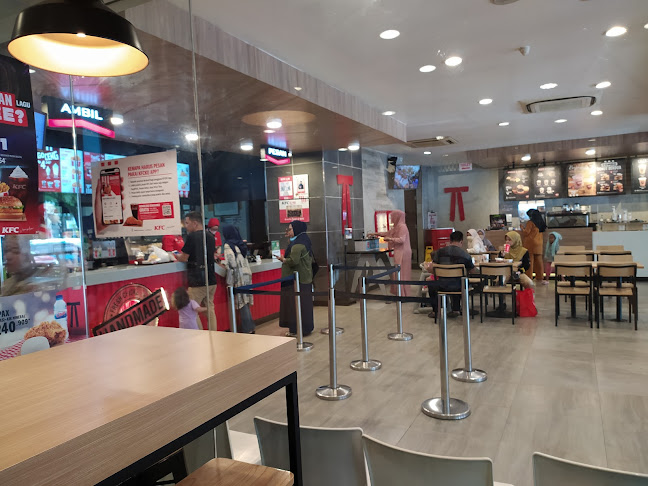 KFC Alauddin Makassar - Gastronomi dan perhotelan