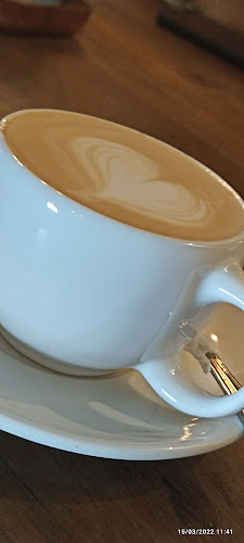 Opinii despre Spaceground Coffee and Eatery în Kota Banjarmasin - Gastronomi dan perhotelan