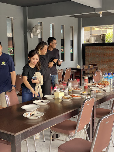 Jl. Majapahit No.87, Pagesangan Bar., Kec. Mataram, Kota Mataram, Nusa Tenggara Bar. 83115