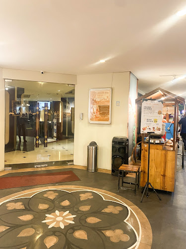 Cafe & Tongkrongan by Varna Culture Hotel, Jl. Tunjungan No.51, Genteng, Kec. Genteng, Surabaya, Jawa Timur 60275