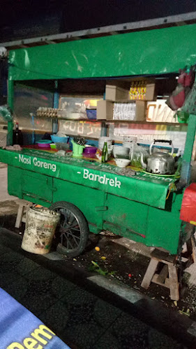 Warung Indomie Bang Nain - Gastronomi dan perhotelan