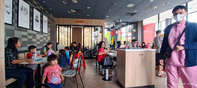 MCDonald's (MCD) Tanjung Pinang - Gastronomi dan perhotelan