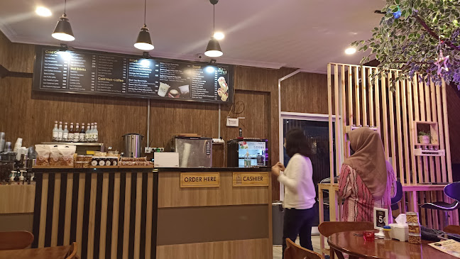 Opinii despre Kopi Dari Hati Loe Gwe - Duta Garden în Kota Tangerang - Gastronomi dan perhotelan