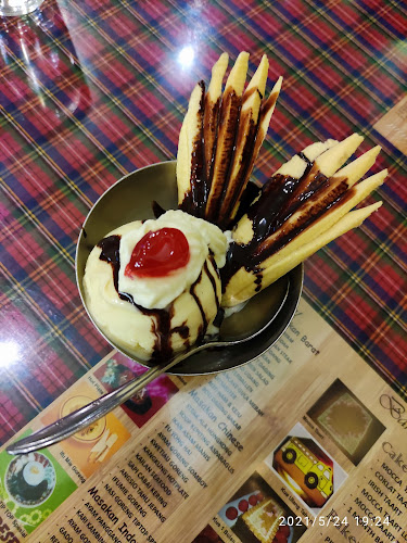 Opinii despre Tip Top Restaurant în Kota Medan - Gastronomi dan perhotelan