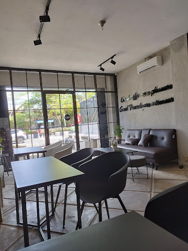 PRFV+G2W, Klandasan Ilir, Kecamatan Balikpapan Selatan, Kota Balikpapan, Kalimantan Timur