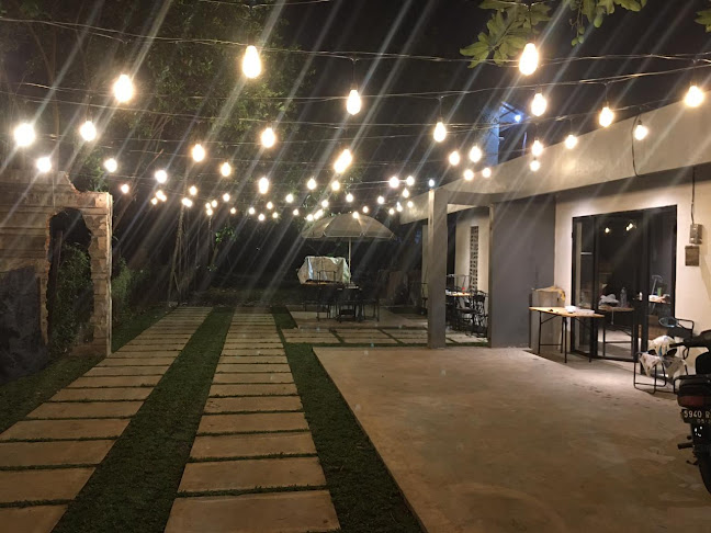 Opinii despre Harman Cafe în Surabaya - Gastronomi dan perhotelan