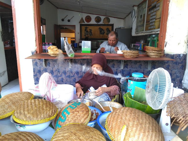 Pecel Mak Nah lidah wetan - Gastronomi dan perhotelan