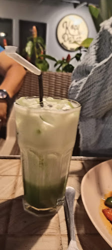 Comentarii opinii despre Kopi Darat Garden Cafe Jakabaring