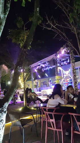 Suaka Coffee bar & Resto - Gastronomi dan perhotelan